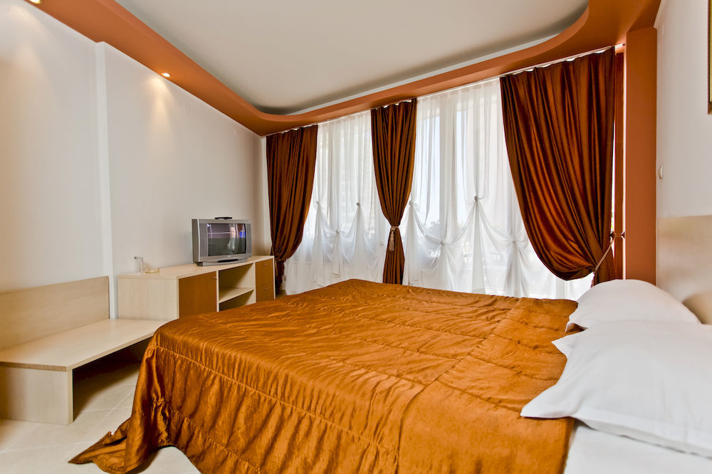 Family Hotel Gold Pearl (Adults Only) Sunny Beach Exterior photo